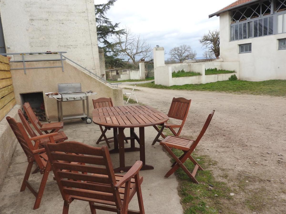 Domaine De Laverchere Pommiers-en-Forez Exterior foto
